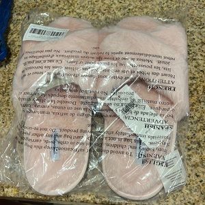 Splendid pink slippers